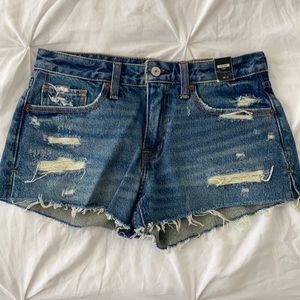 New Abercrombie low rise jean shorts size 26/2